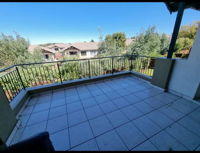 2 BEDROOM APARTMENT FOR SALE IN OAKDENE